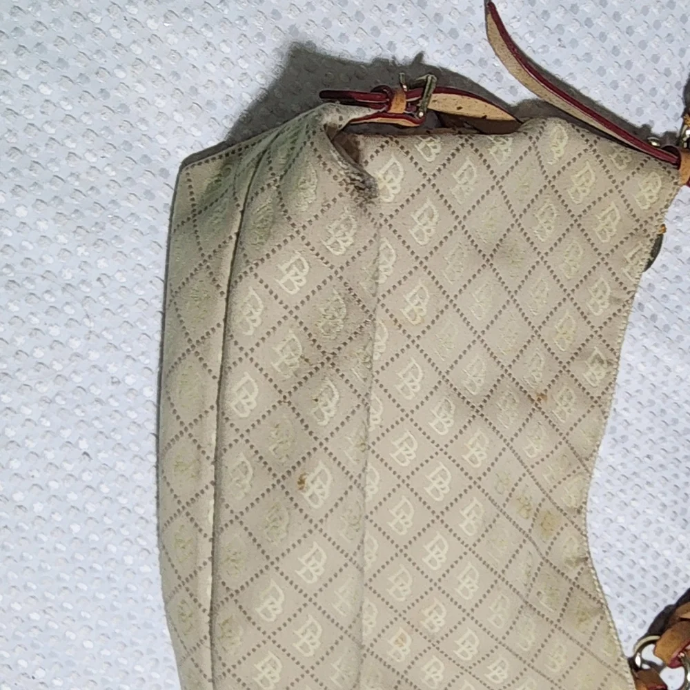 VINTAGE DOONEY BOURKE GUC CRESENT HOBO BAG